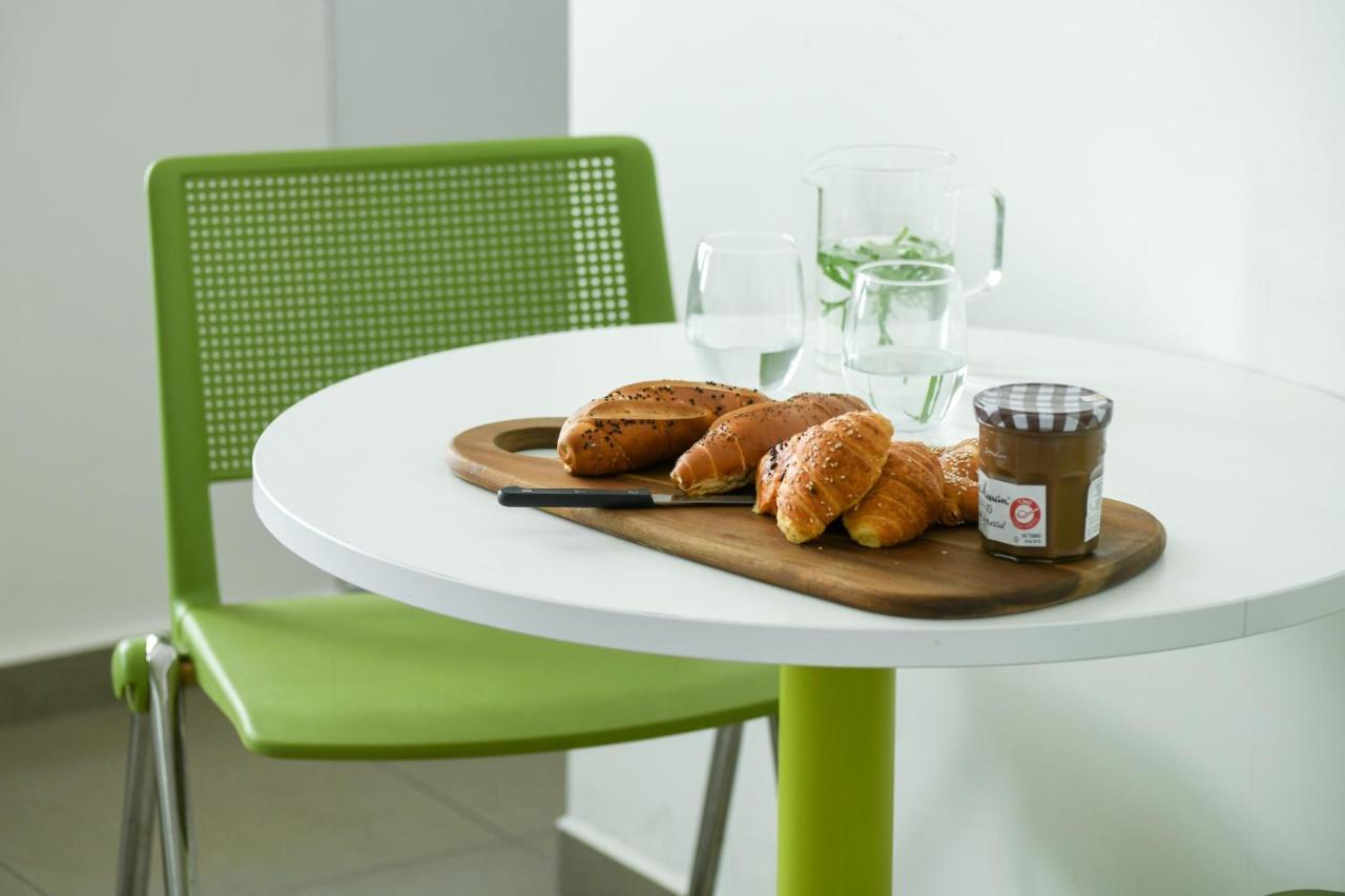 דירות גני תערוכה - Tlv University Apartments Near Expo By Sea N' Rent Тель-Авив Экстерьер фото